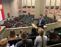 Obraz przedstawiający Wizyta młodzieży z Krzeszowa w Sejmie RP