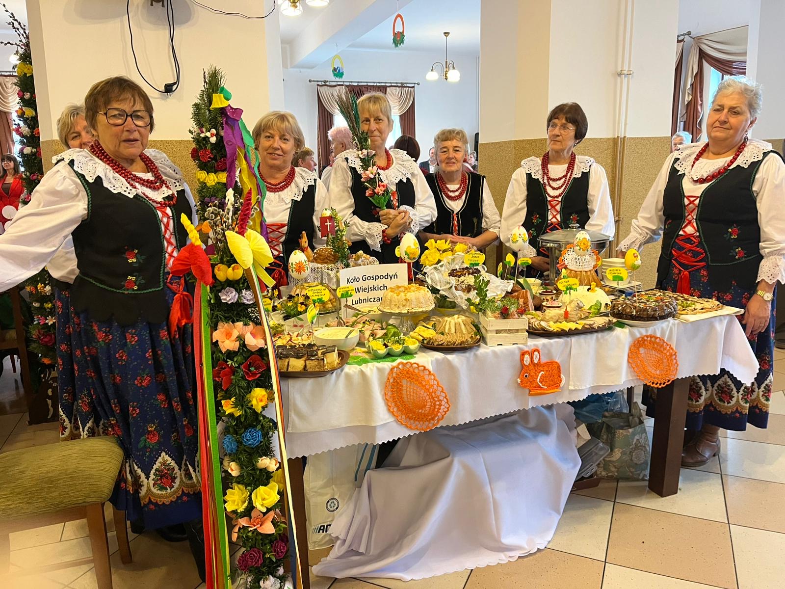 Obraz przedstawiający 19. Powiatowy Konkurs Potraw i Palm Wielkanocnych