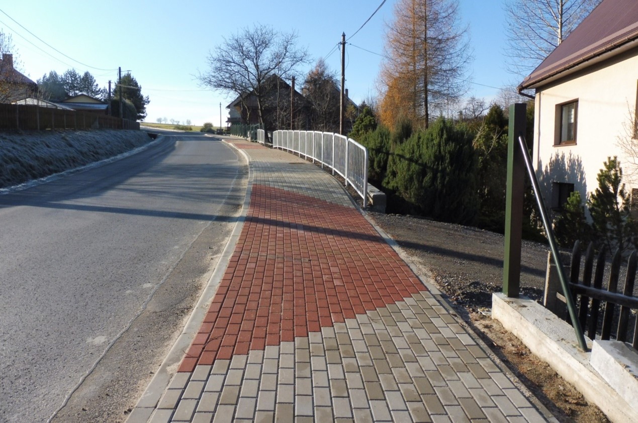 Obraz przedstawiający Rozbudowa dróg w gminie Stryszawa poprzez budowę chodników dla pieszych wraz z infrastrukturą towarzyszącą