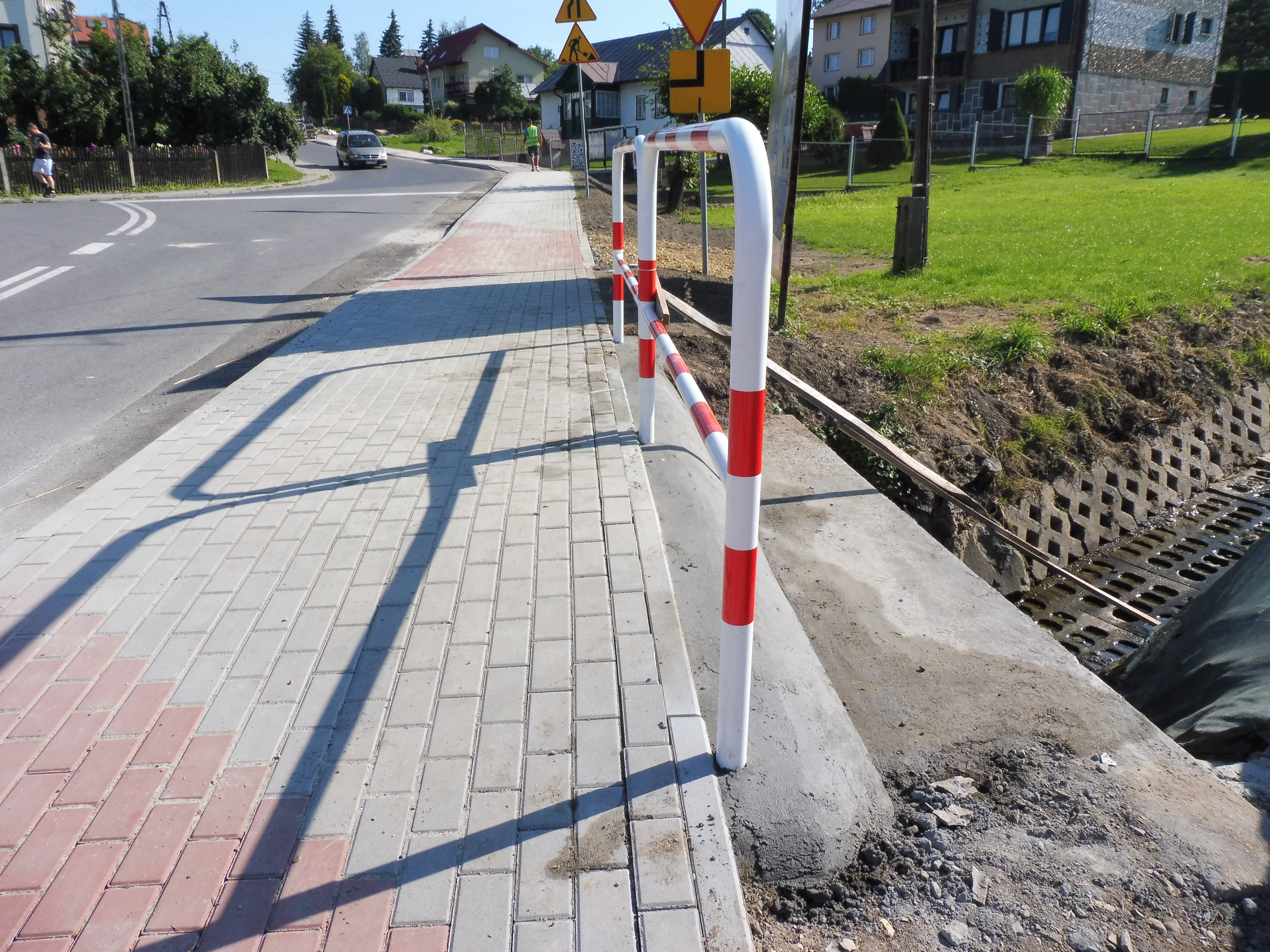 Obraz przedstawiający Budowa chodnika w miejscowości Krzeszów