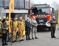 Obraz przedstawiający Oficjalne przekazanie sprzętu w Stryszawie – blisko 2 mln zł na wzmocnienie bezpieczeństwa mieszkańców