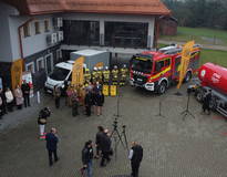 Obraz przedstawiający Oficjalne przekazanie sprzętu w Stryszawie – blisko 2 mln zł na wzmocnienie bezpieczeństwa mieszkańców