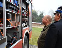 Obraz przedstawiający Oficjalne przekazanie sprzętu w Stryszawie – blisko 2 mln zł na wzmocnienie bezpieczeństwa mieszkańców