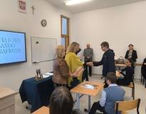 Obraz przedstawiający XXI Powiatowe Dyktando Ortograficzne