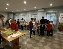 Obraz przedstawiający Pierogi, popcorn i uśmiechy – rodzinne warsztaty z Kołem Gospodyń Polanka