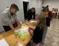 Obraz przedstawiający Pierogi, popcorn i uśmiechy – rodzinne warsztaty z Kołem Gospodyń Polanka