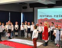 Obraz przedstawiający Festiwal Pieśni Patriotycznej