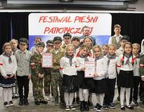 Obraz przedstawiający IV Festiwal Pieśni Patriotycznej