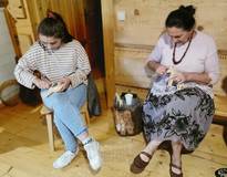 Obraz przedstawiający Warsztaty z rzeźbienia konika