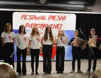 Obraz przedstawiający IV Festiwal Pieśni Patriotycznej